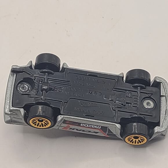 1978-1985 MAZDA RX7 KONI JDM 1:64 SCALE COLLECTIBLE DIORAMA DIECAST MODEL CAR - Picture 5 of 5